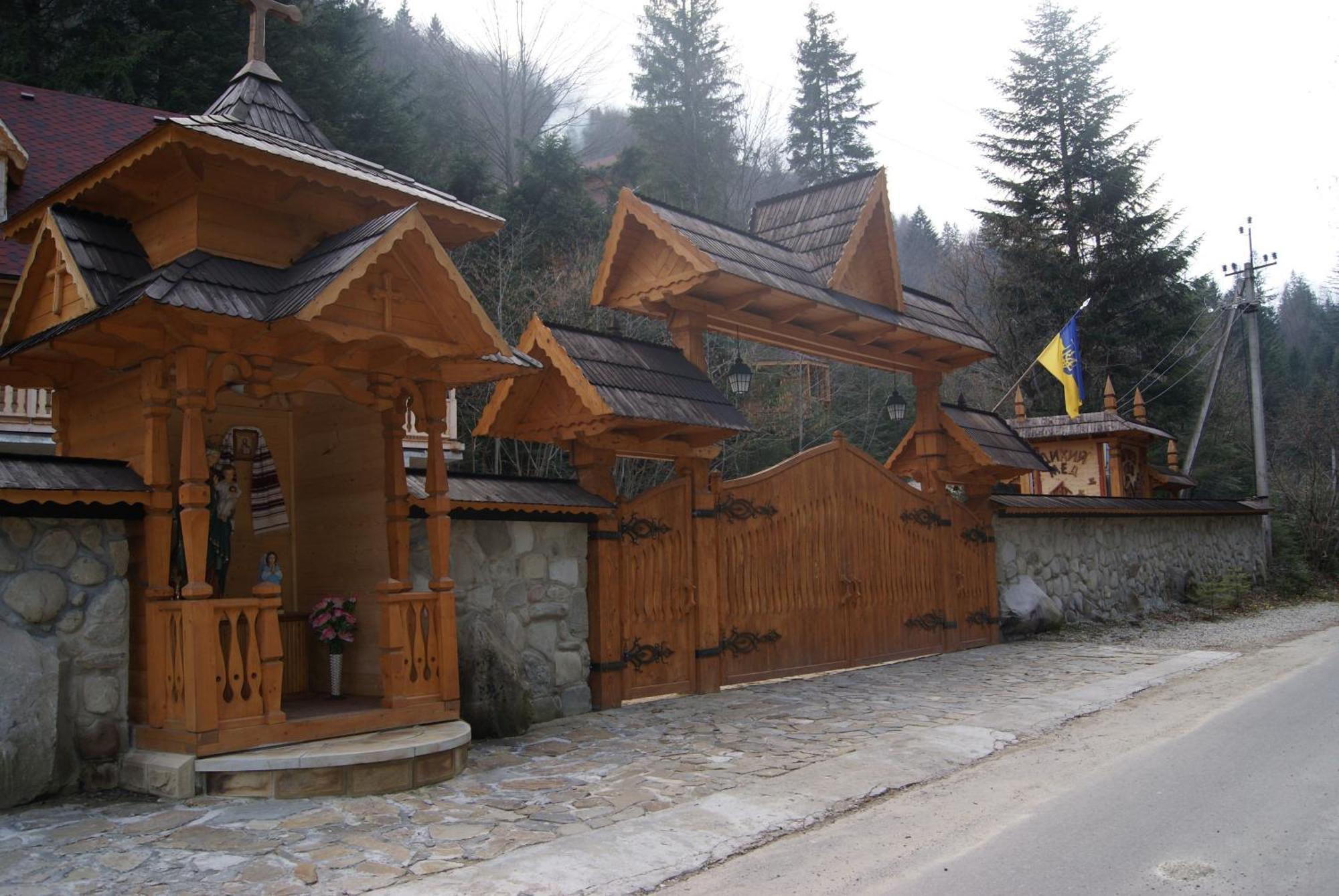 Hotel Dykyi Med Tatariv Bagian luar foto