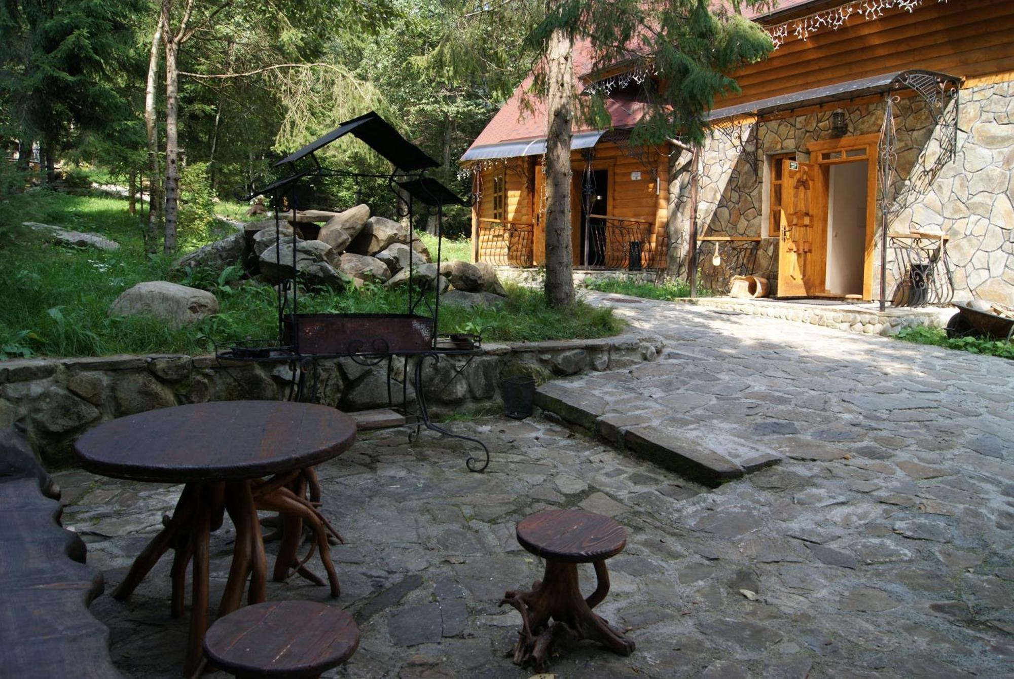 Hotel Dykyi Med Tatariv Bagian luar foto