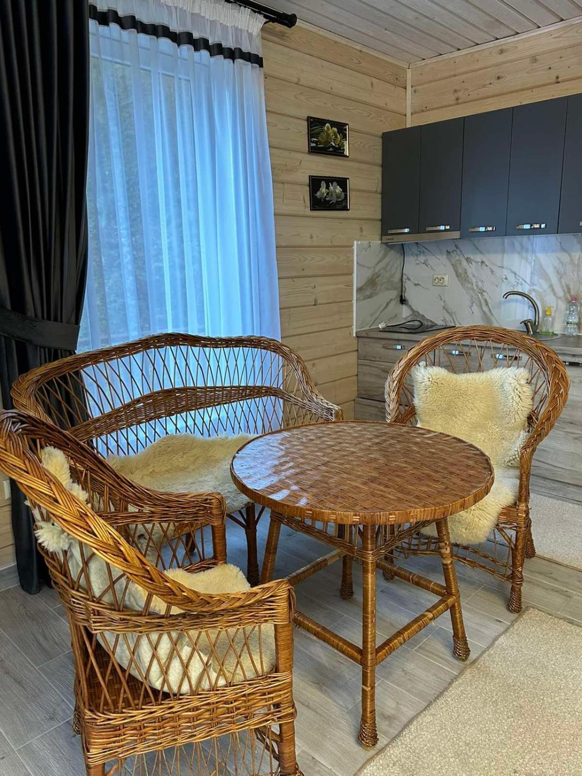 Hotel Dykyi Med Tatariv Bagian luar foto