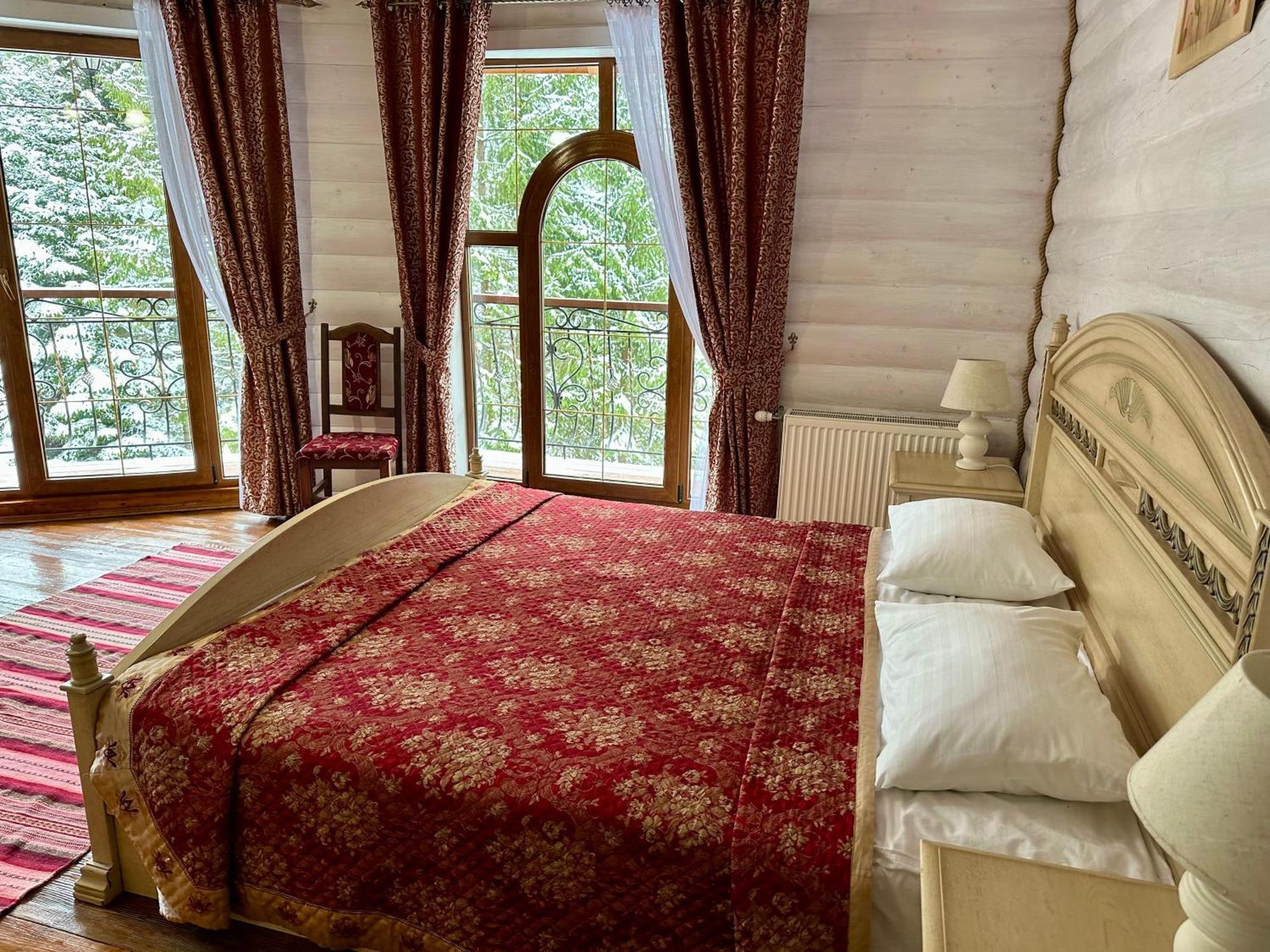 Hotel Dykyi Med Tatariv Bagian luar foto