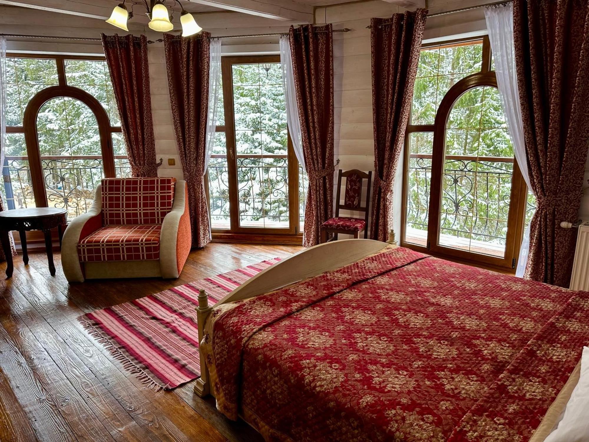 Hotel Dykyi Med Tatariv Bagian luar foto