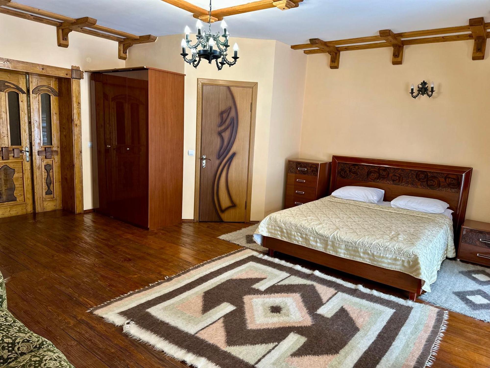 Hotel Dykyi Med Tatariv Bagian luar foto