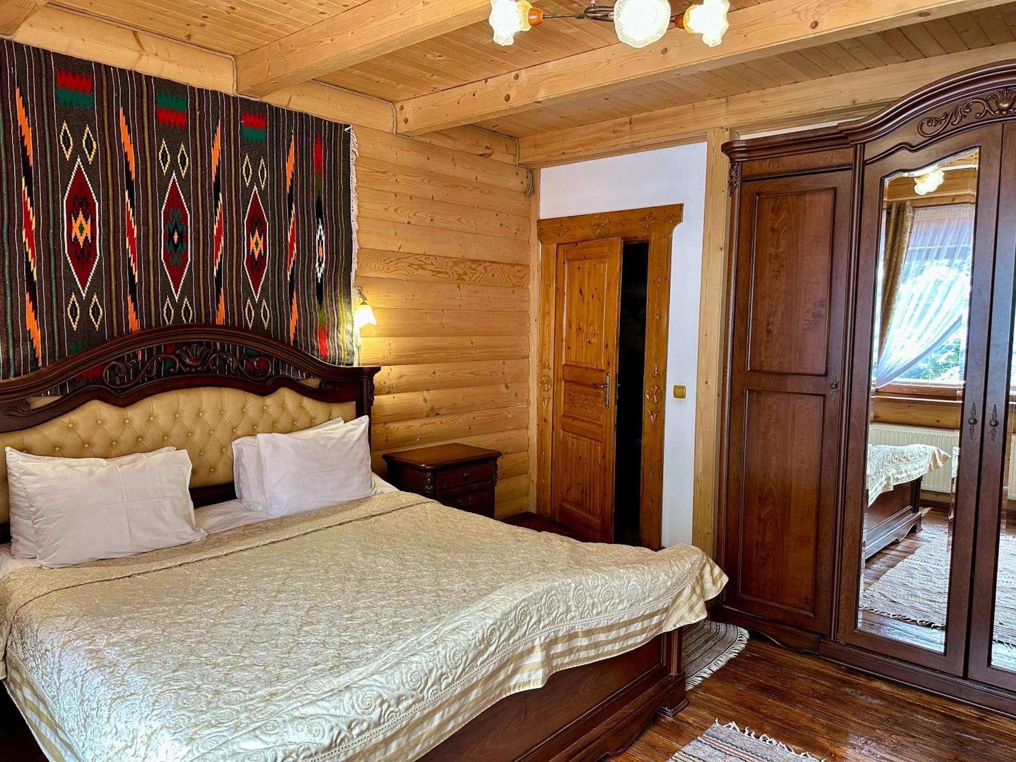 Hotel Dykyi Med Tatariv Bagian luar foto
