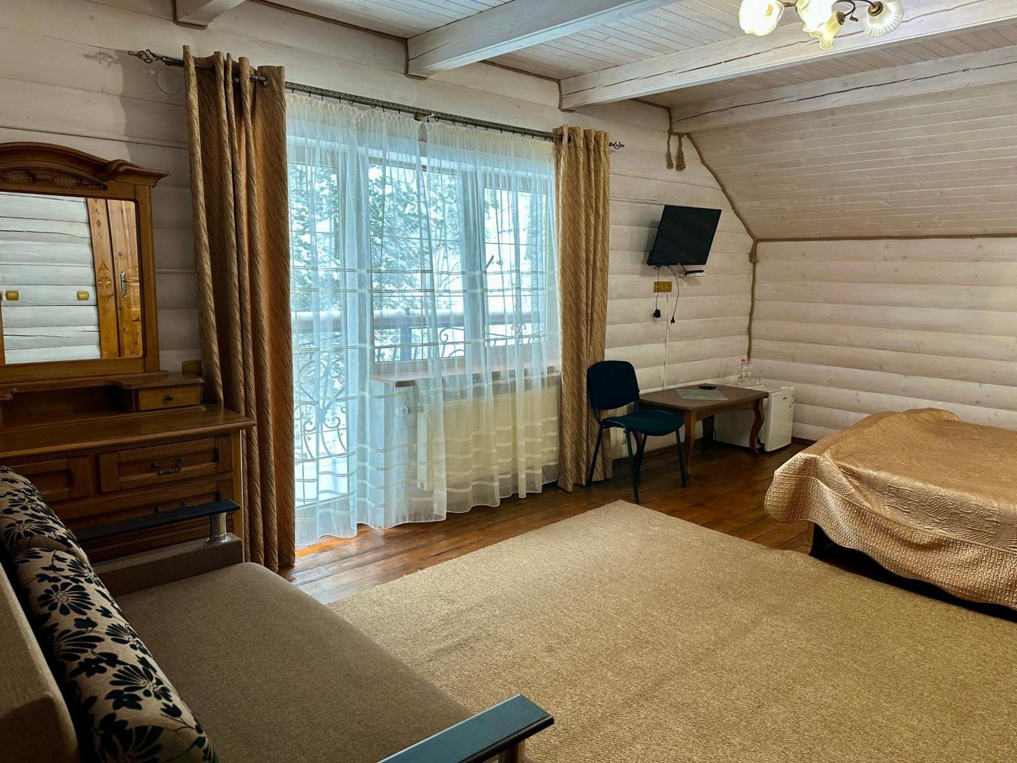 Hotel Dykyi Med Tatariv Bagian luar foto