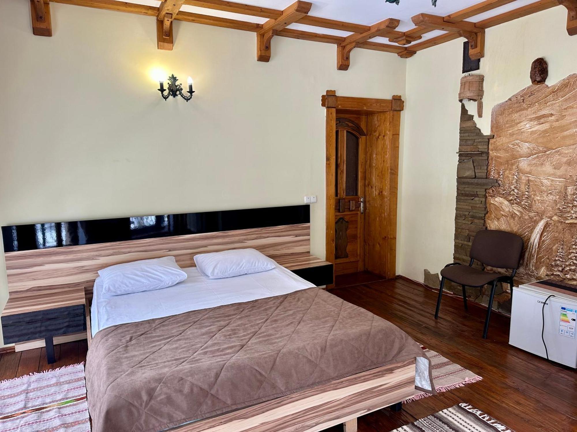 Hotel Dykyi Med Tatariv Bagian luar foto