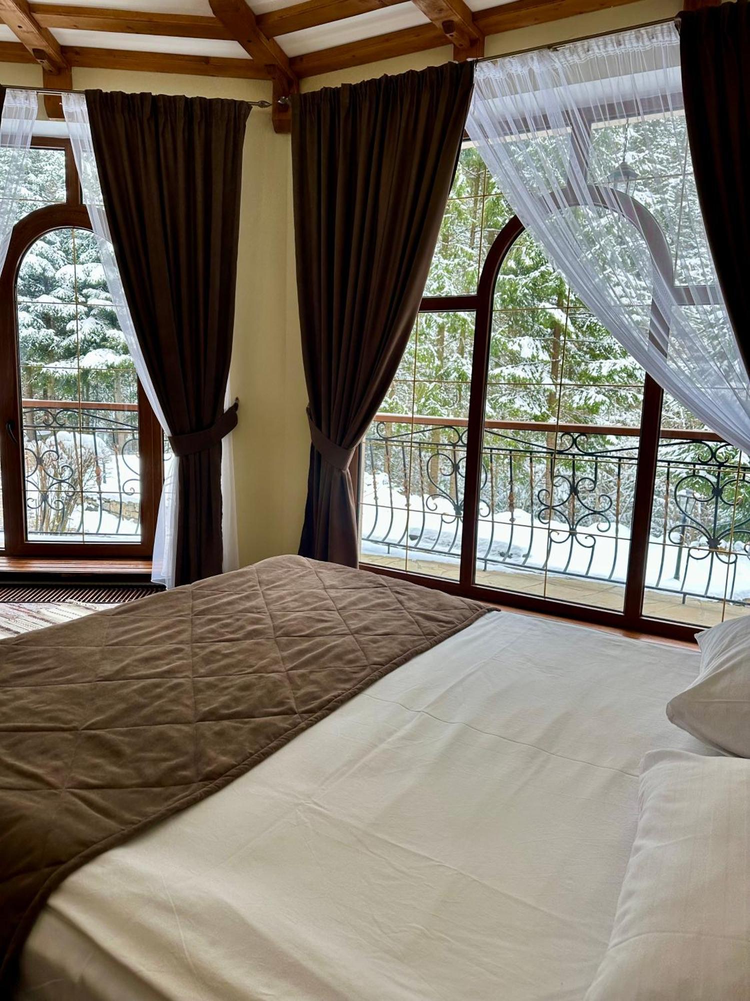 Hotel Dykyi Med Tatariv Bagian luar foto