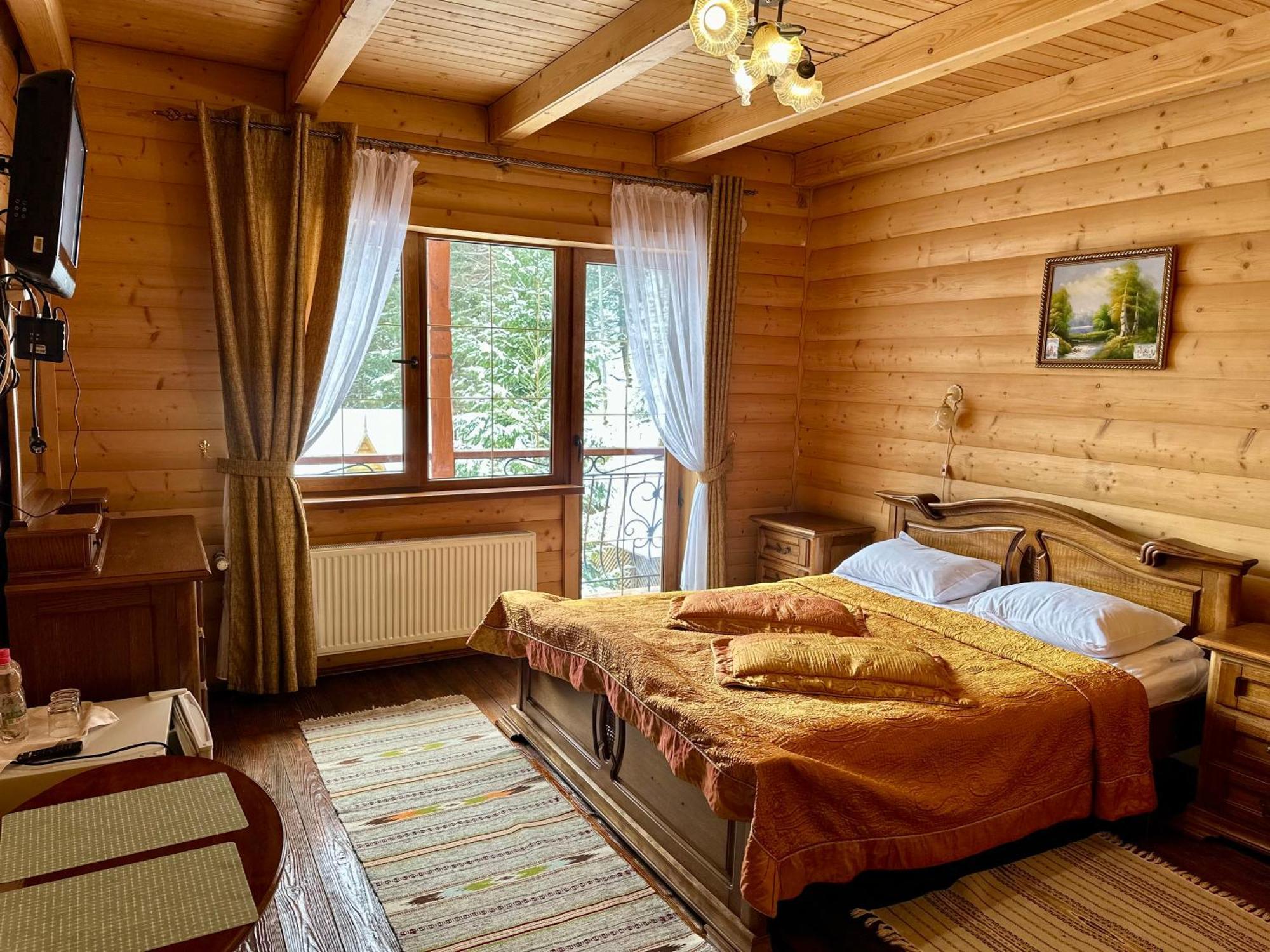 Hotel Dykyi Med Tatariv Bagian luar foto