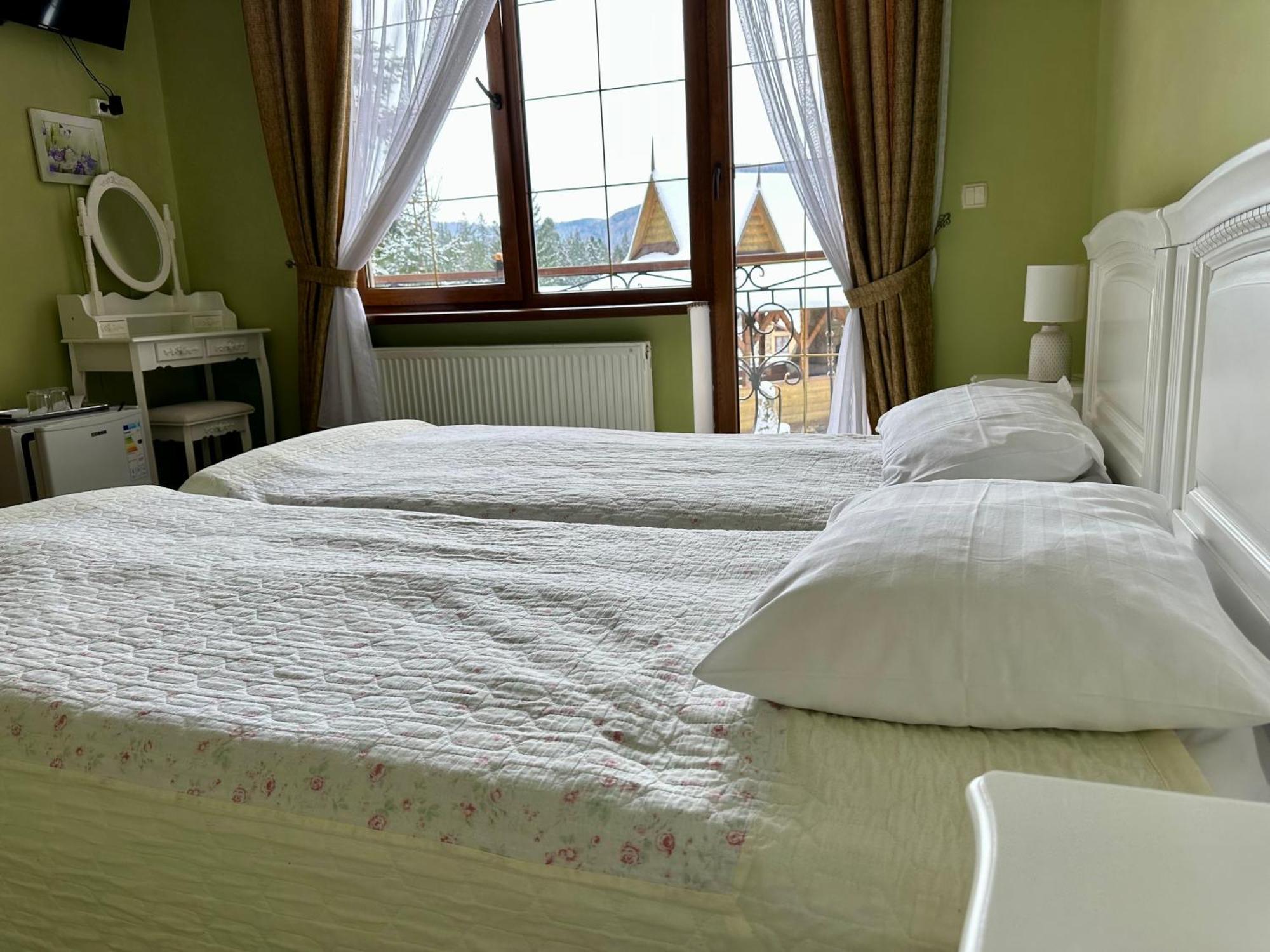 Hotel Dykyi Med Tatariv Bagian luar foto