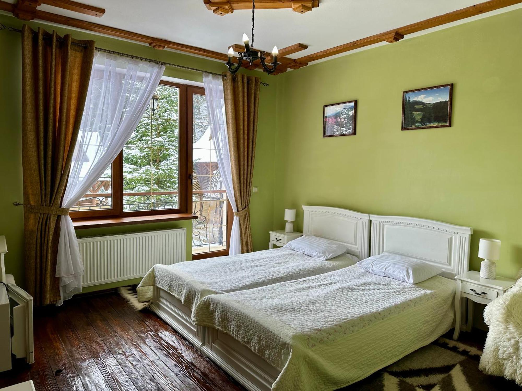 Hotel Dykyi Med Tatariv Bagian luar foto